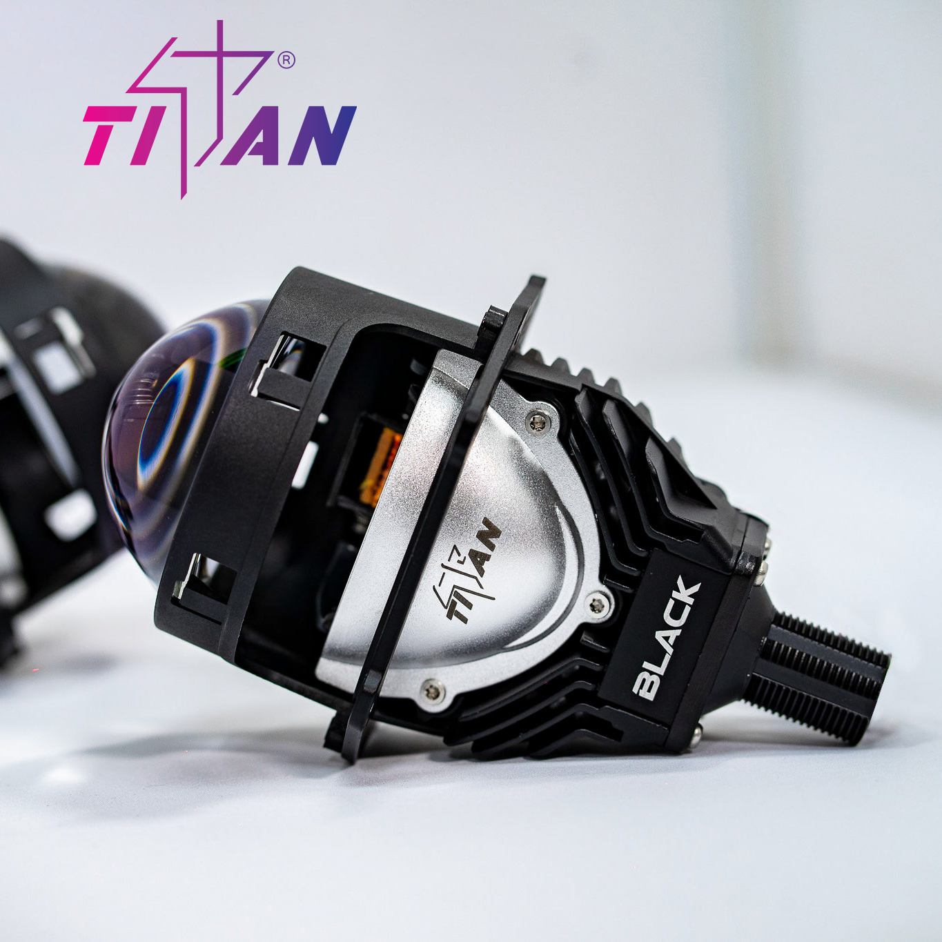 BI LED TITAN BLACK 2022